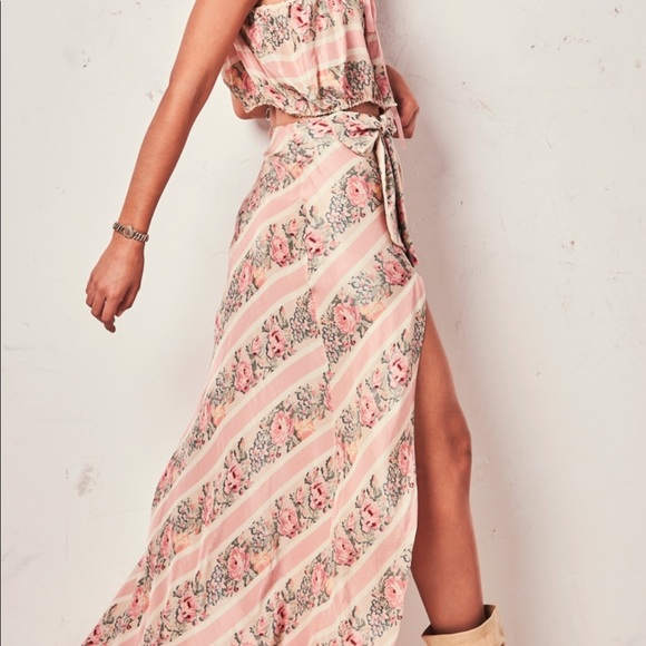 Loveshackfancy Casey Silk Top NWT size Medium 🌸 - Picture 6 of 6